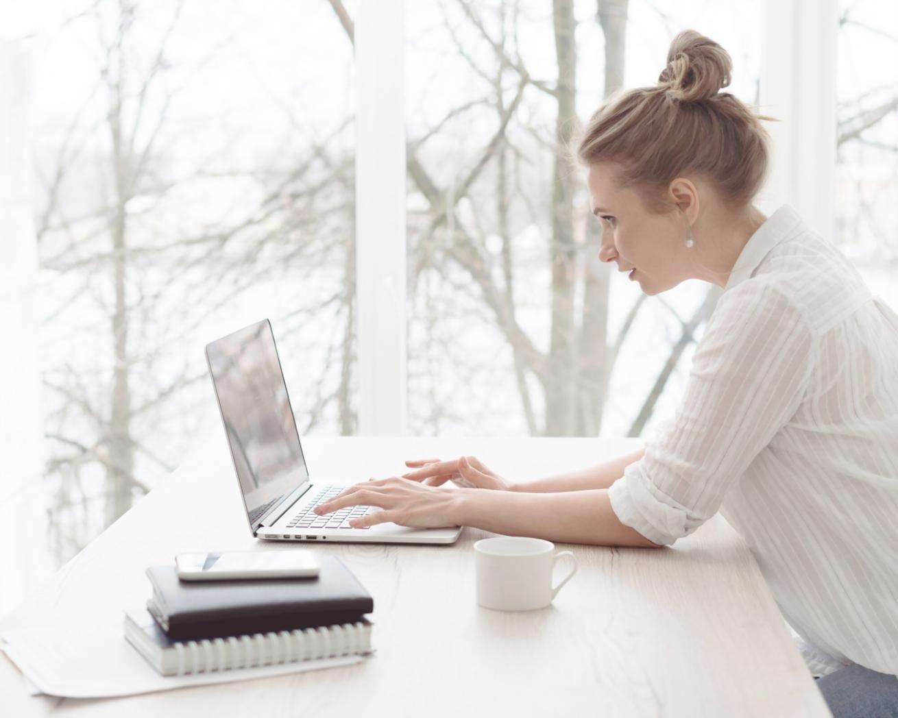 Professionelles Team bei der Zusammenarbeit